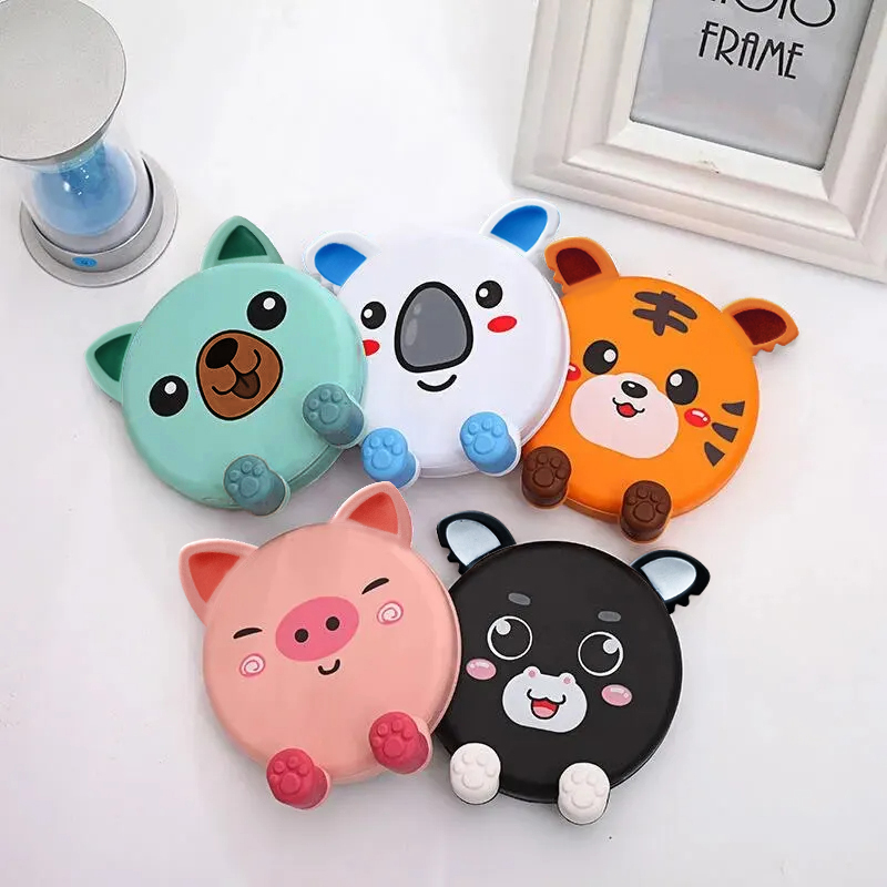 1PC 新漫画かわいい電話スタンド折りたたみ小型ポータブル多 - Tablet Stand Accessories のレビューと価格